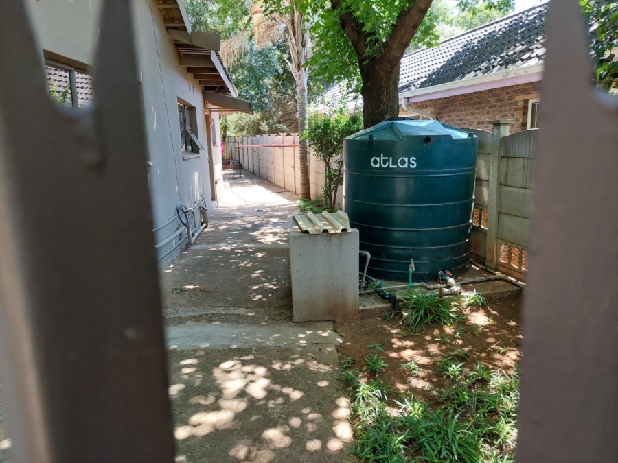 To Let 4 Bedroom Property for Rent in Adamayview North West